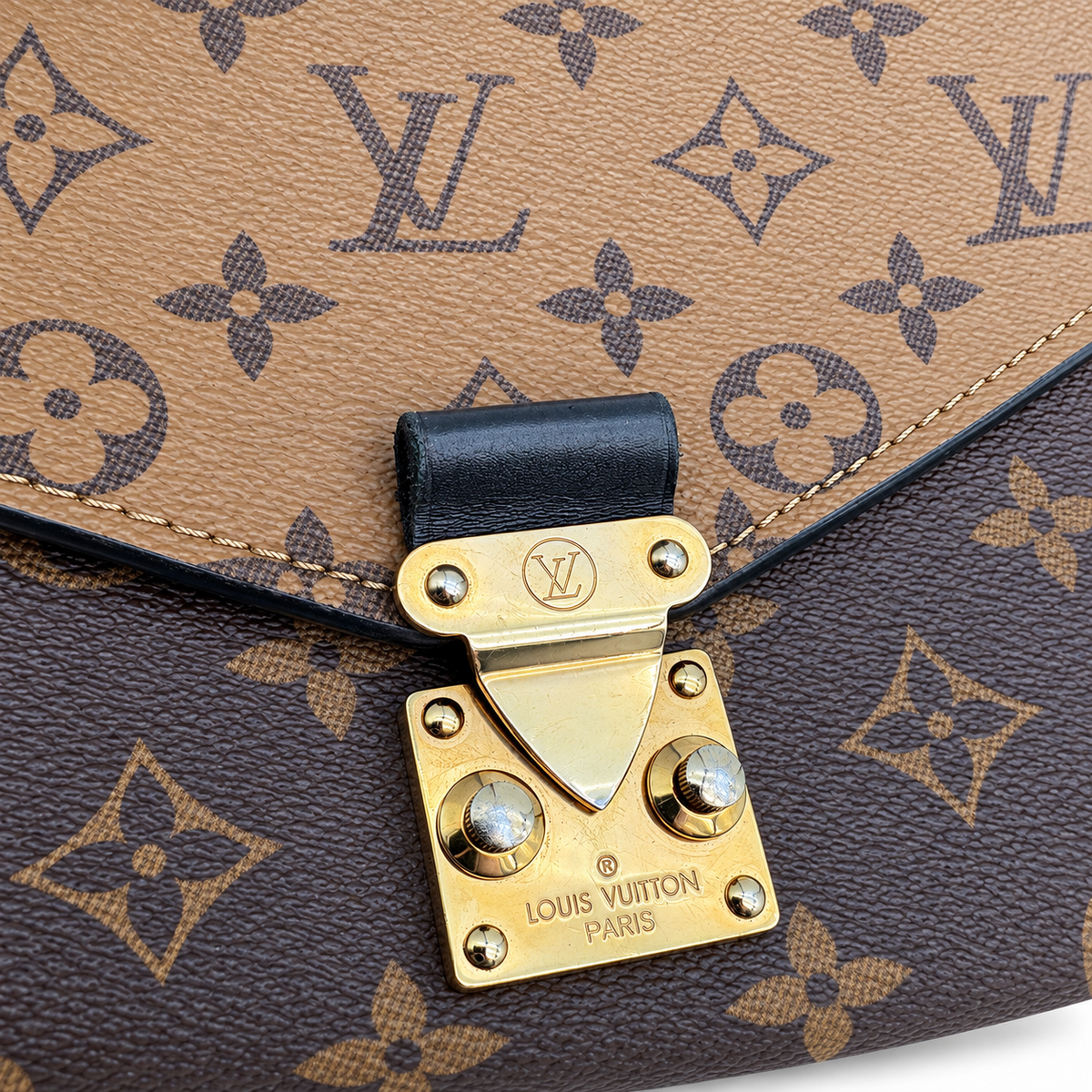 Pre-Owned Louis Vuitton Monogram Reverse Canvas Pochette Metis Crossbody - LV2136
