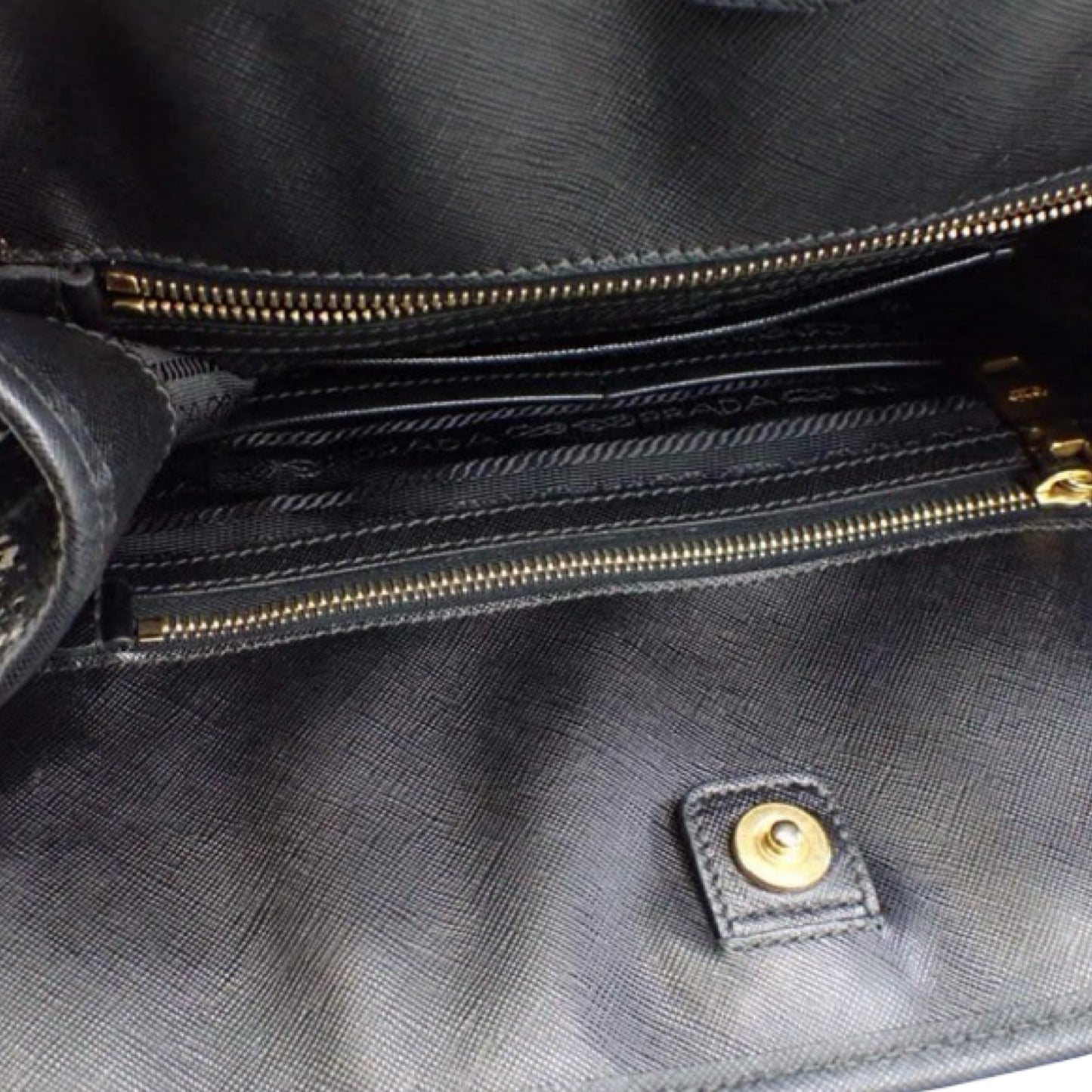 Pre-Owned Prada Tweed and Leather Crossbody Bag - P1016