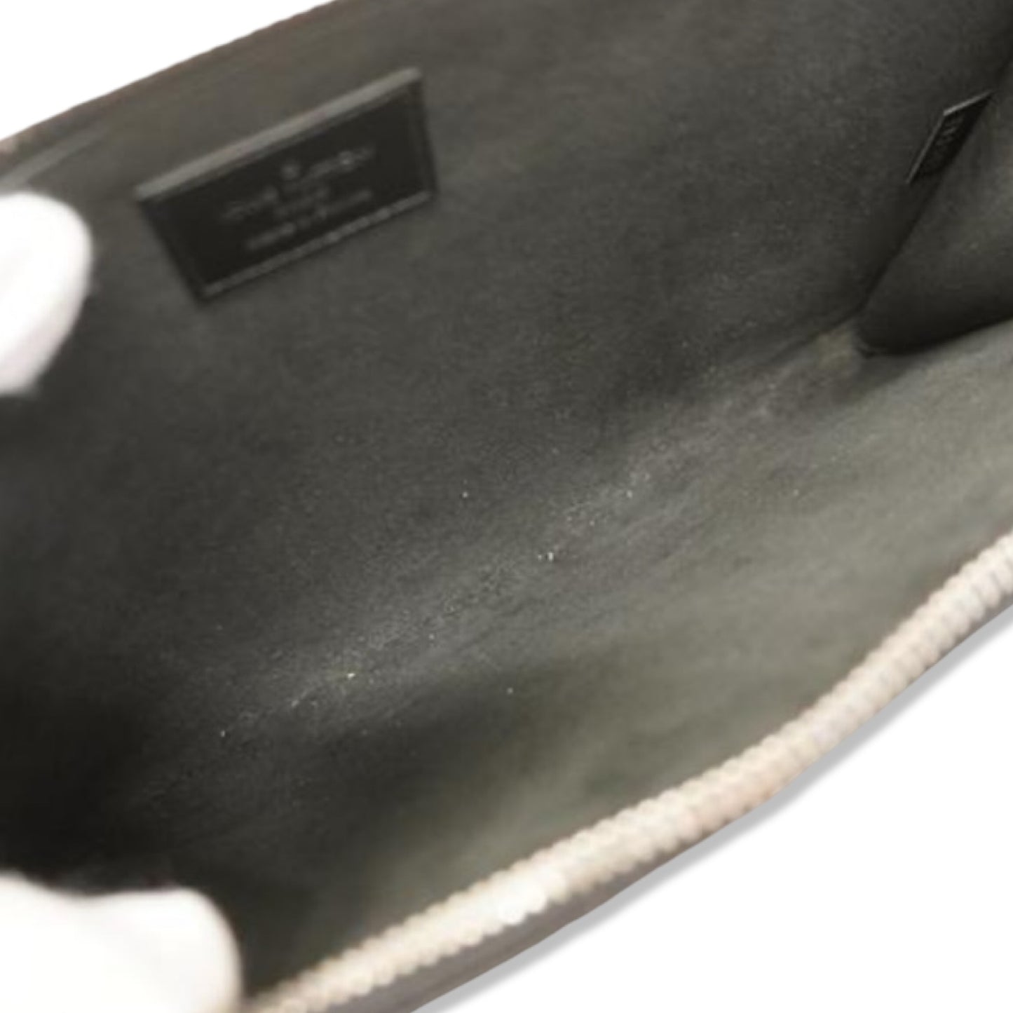 Pre-Owned Louis Vuitton Epi Leather V Pochette Clutch - LV1613