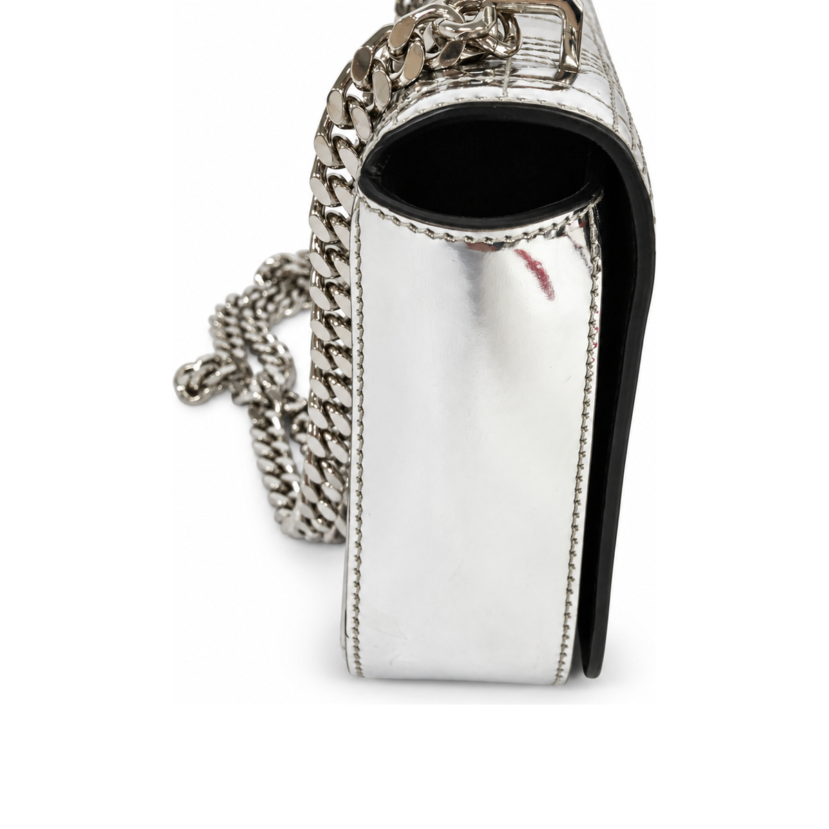 Pre-Owned Burberry Silver Enamel Shoulder Bag - BB1072