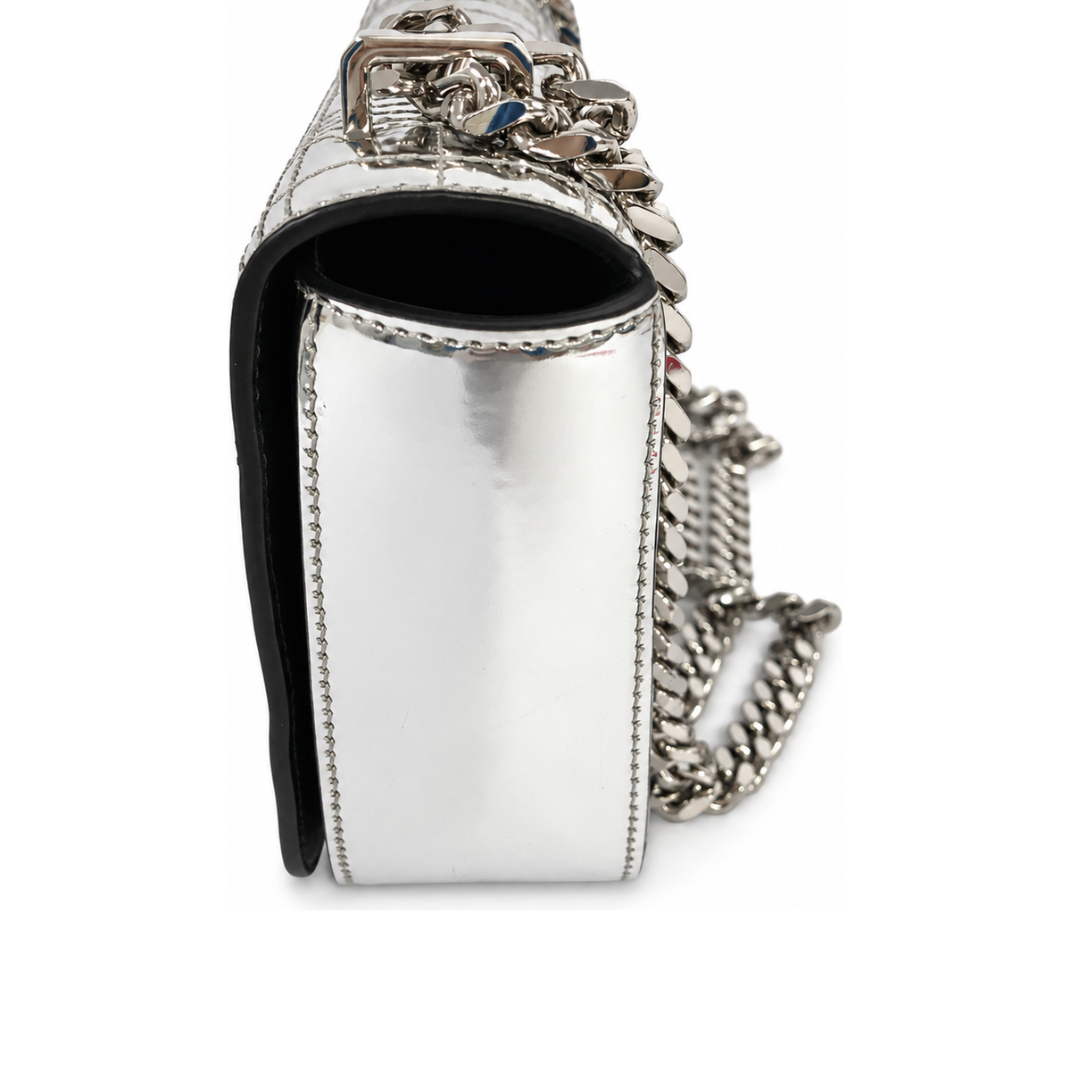 Pre-Owned Burberry Silver Enamel Shoulder Bag - BB1072