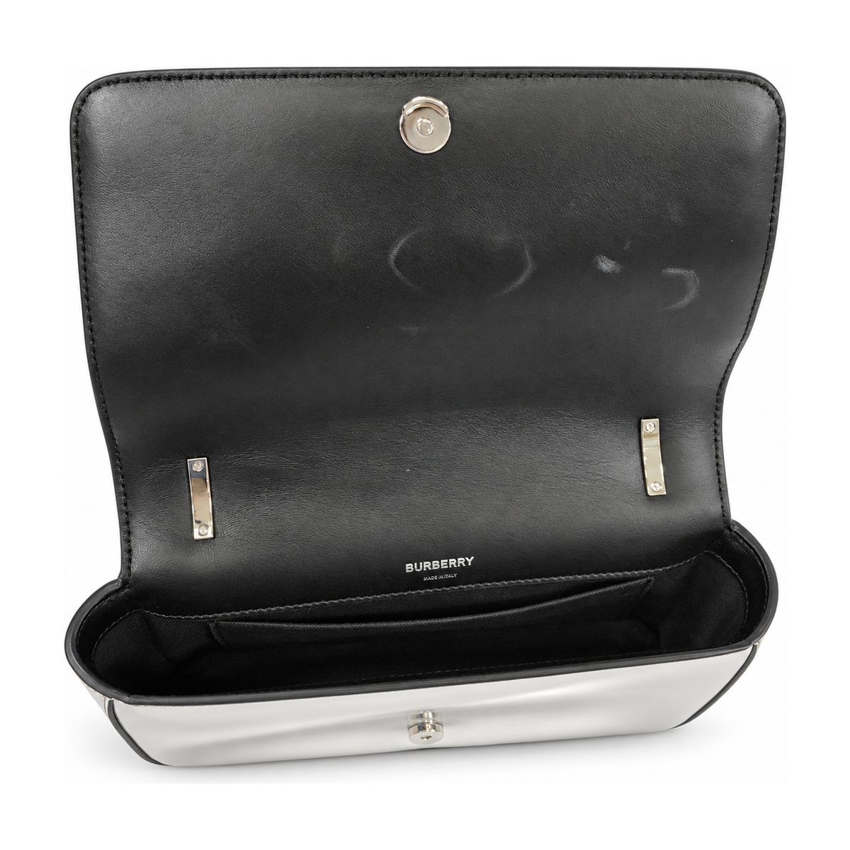 Pre-Owned Burberry Silver Enamel Shoulder Bag - BB1072