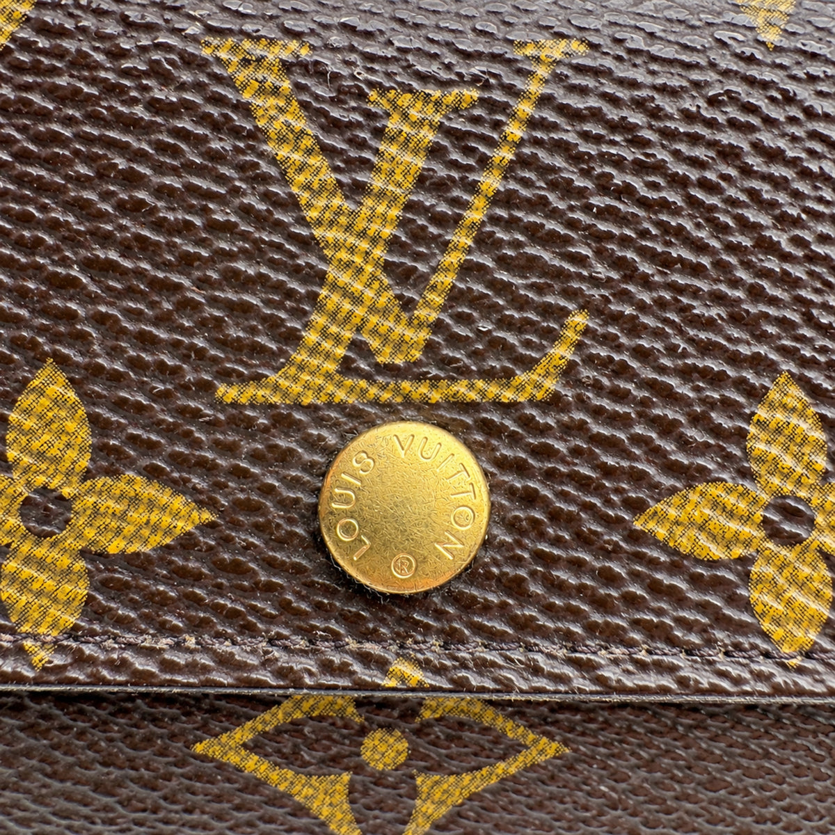 Pre-Owned Louis Vuitton Monogram Canvas Snap Card Holder - LV2146