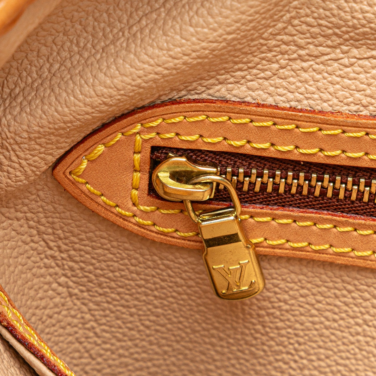 Pre-Owned Louis Vuitton Monogram Canvas Petit Bucket Bag - LV1435