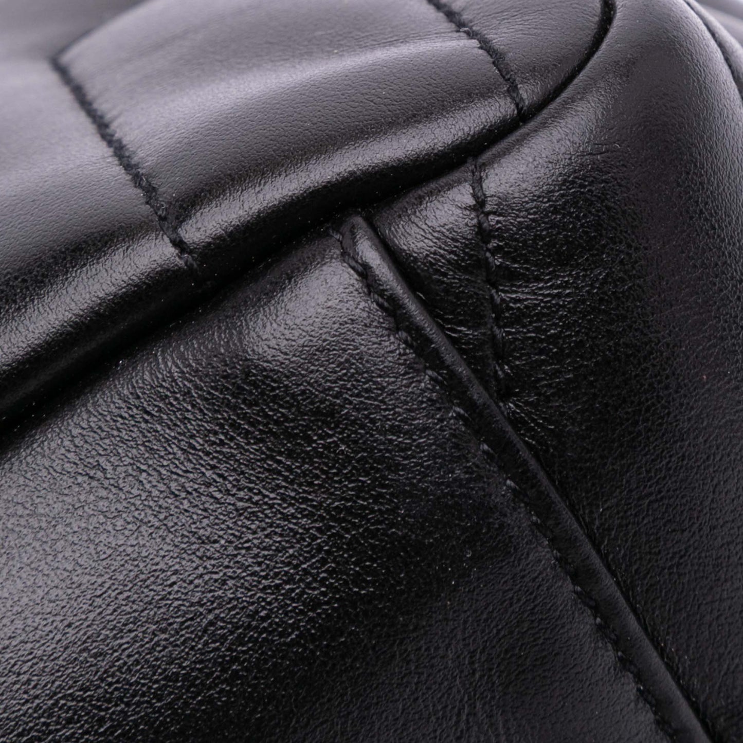 Pre-Owned Saint Laurent Small Calfskin Leather Loulou Bowling Bag - YSL1011
