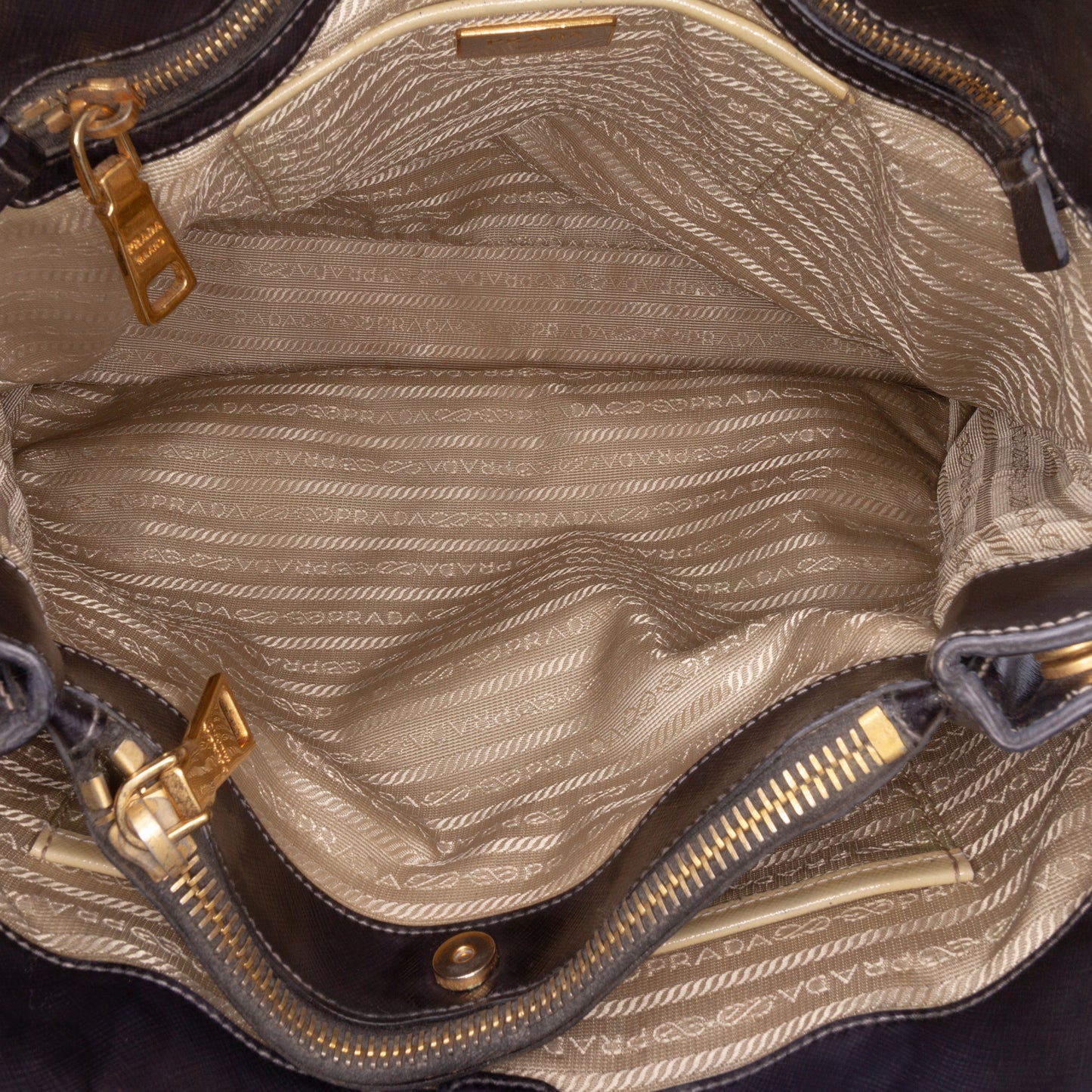 Pre-Owned Prada Large Saffiano Vernice Leather Galleria Tote - P1017